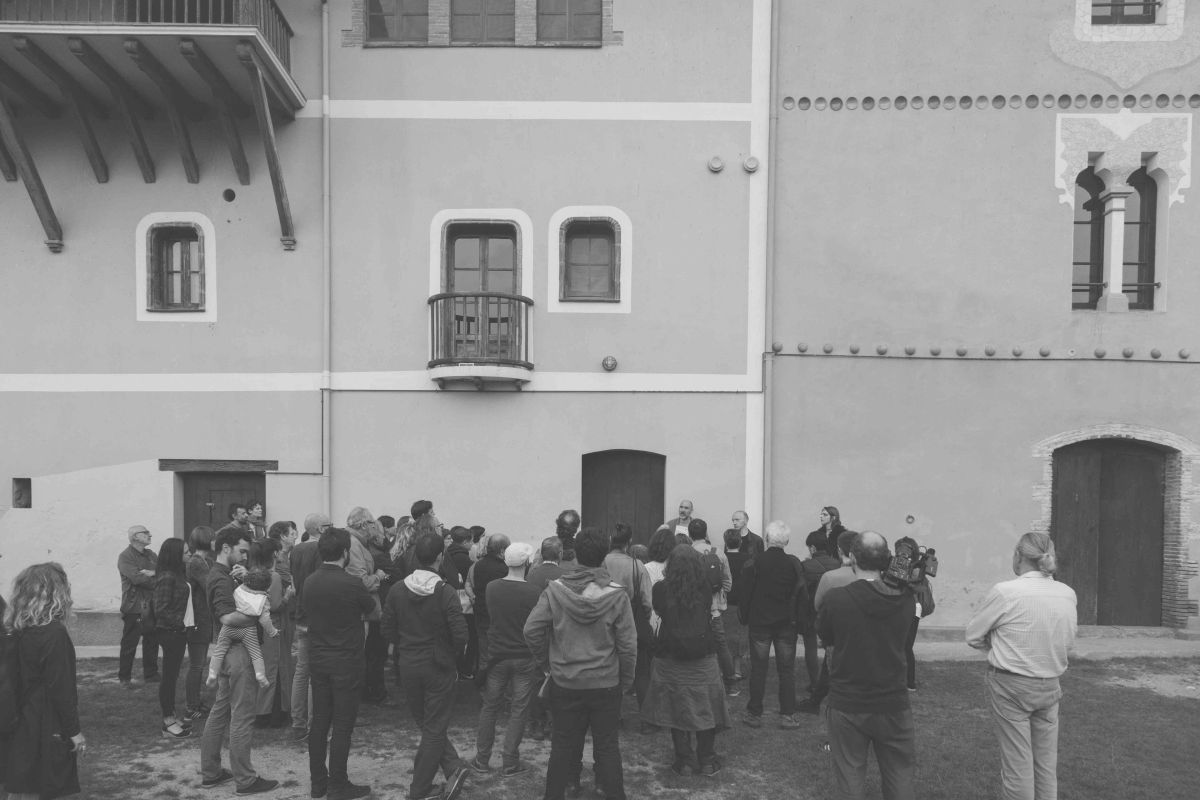 Rafel G Bianchi i Ariadna Raventós presentant el seu treball (foto: Marina Sáenz)