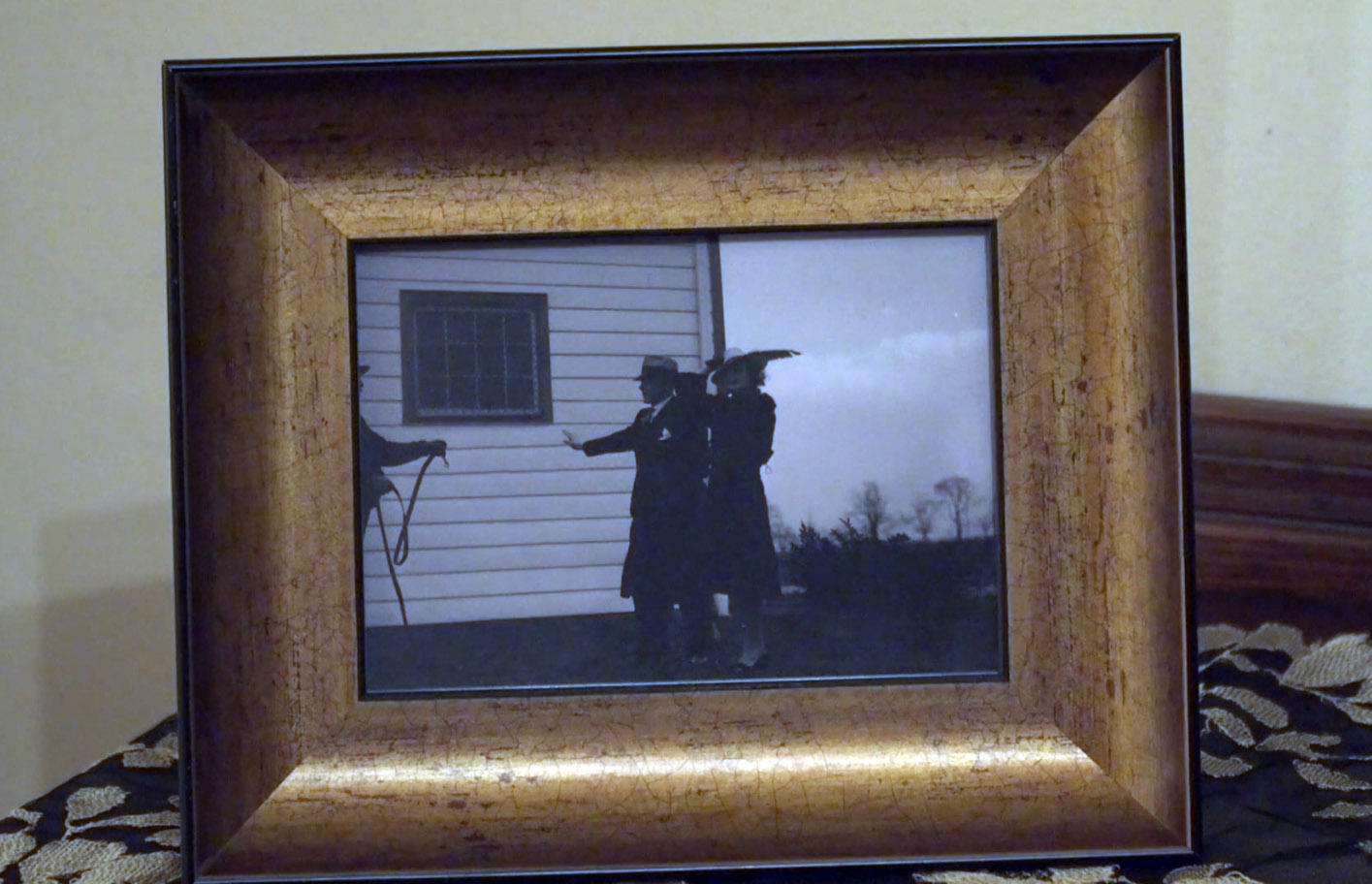 "Holding on to", Oscar Holloway. Bianyal 2020