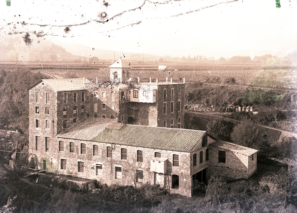 Vista general de la fàbrica de can Sabata (1912-1930). Foto Gotarde. ACGAX
